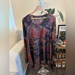 Elegant Floral Long Sleeve Tunic Top - Burgundy and Black Large
